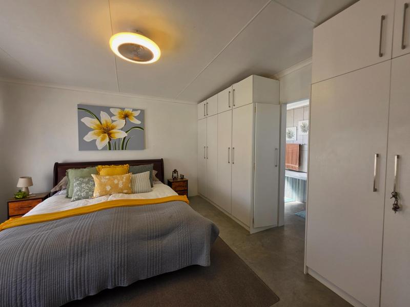 2 Bedroom Property for Sale in Lampiesbaai Western Cape